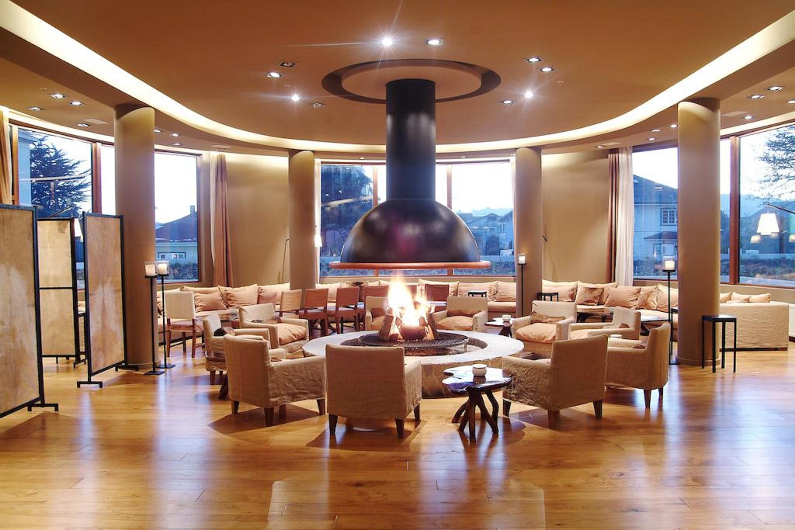 Enjoy Puerto Varas Exterior foto The lobby at the Hotel de Crillon